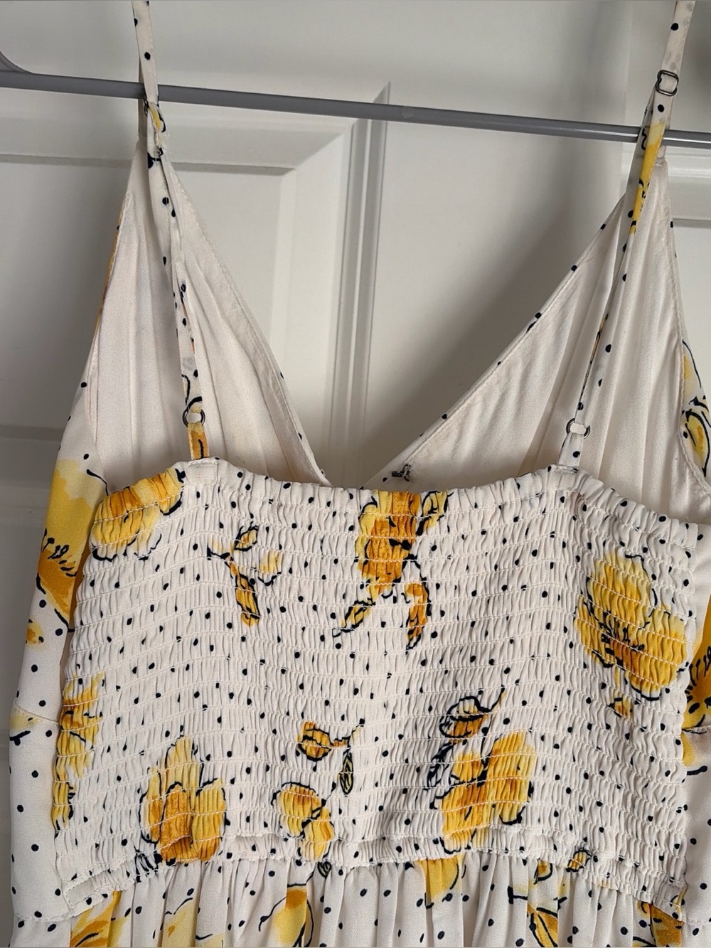 White floral maxi dress with adjustable spaghetti straps - Picture 6 of 7